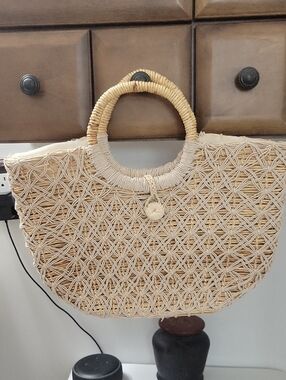 Woven Straw Circle-Handle Tote Bag in Natural